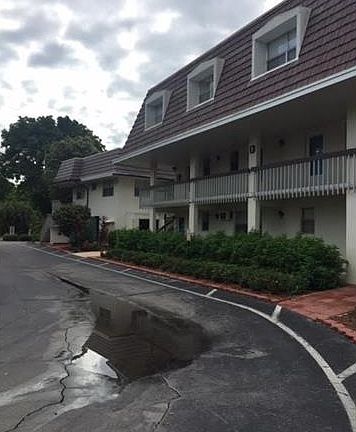 4th image of 87 N Collier Blvd APT I3