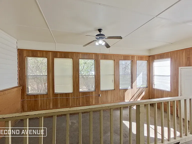 2328 3rd St NE — Photo 13