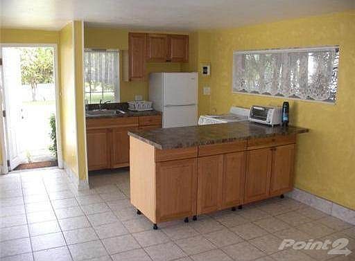 2nd image of 1112 Nassau St