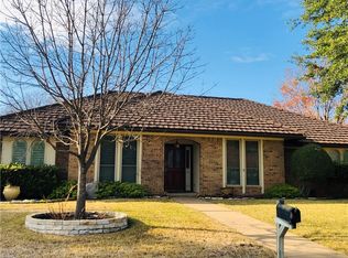 1207 Saint Andrews Dr, Mansfield, TX 76063