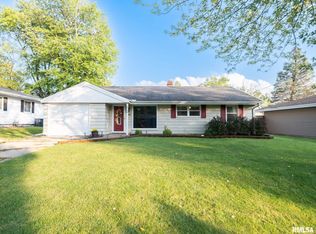 5704 N Monterey Ct, Peoria, IL 61614