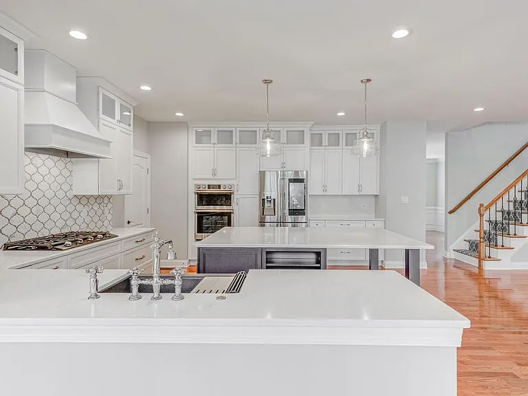 2041 Jadewood Dr — Photo 24