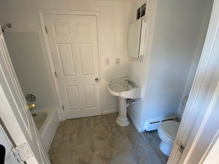 8221 Chalmers Ave — Photo 8