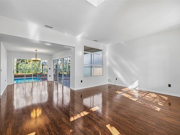 5th image of 17705 ESPRIT DRIVE