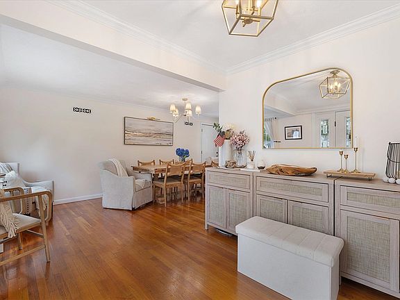4th image of 19 Monadnock Street