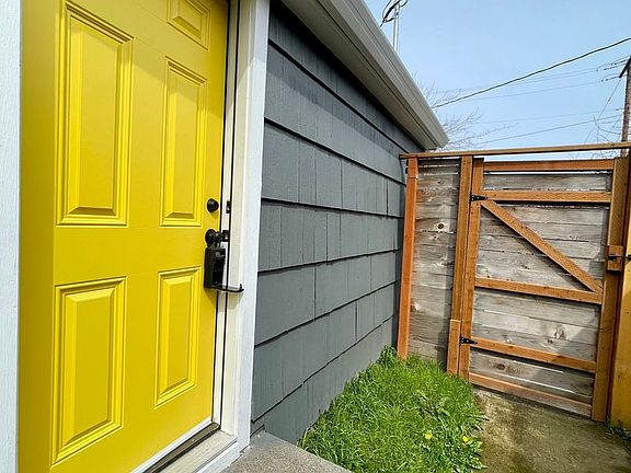 5th image of 8020 N Saint Johns Ave #B