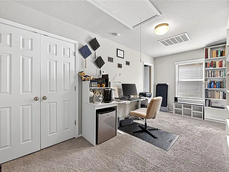 303 Poppy St — Photo 10