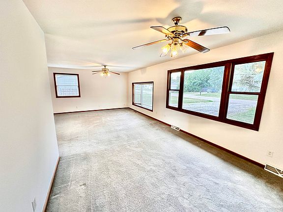 3rd image of 1421 Arvidson Dr