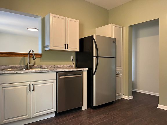 4th image of 119 Claremont Ave #2R