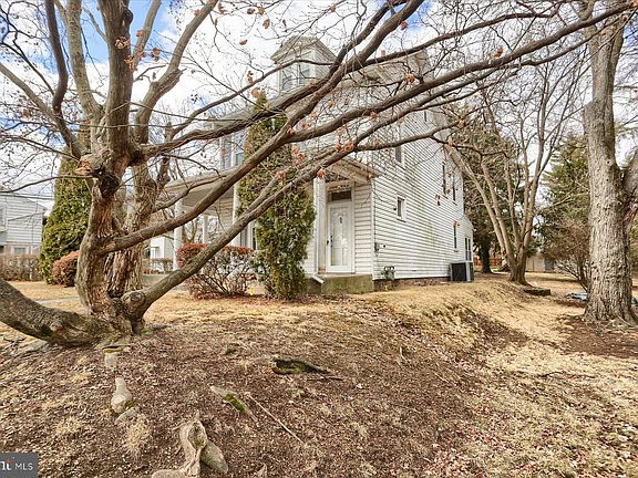 4th image of 649 S 28th St