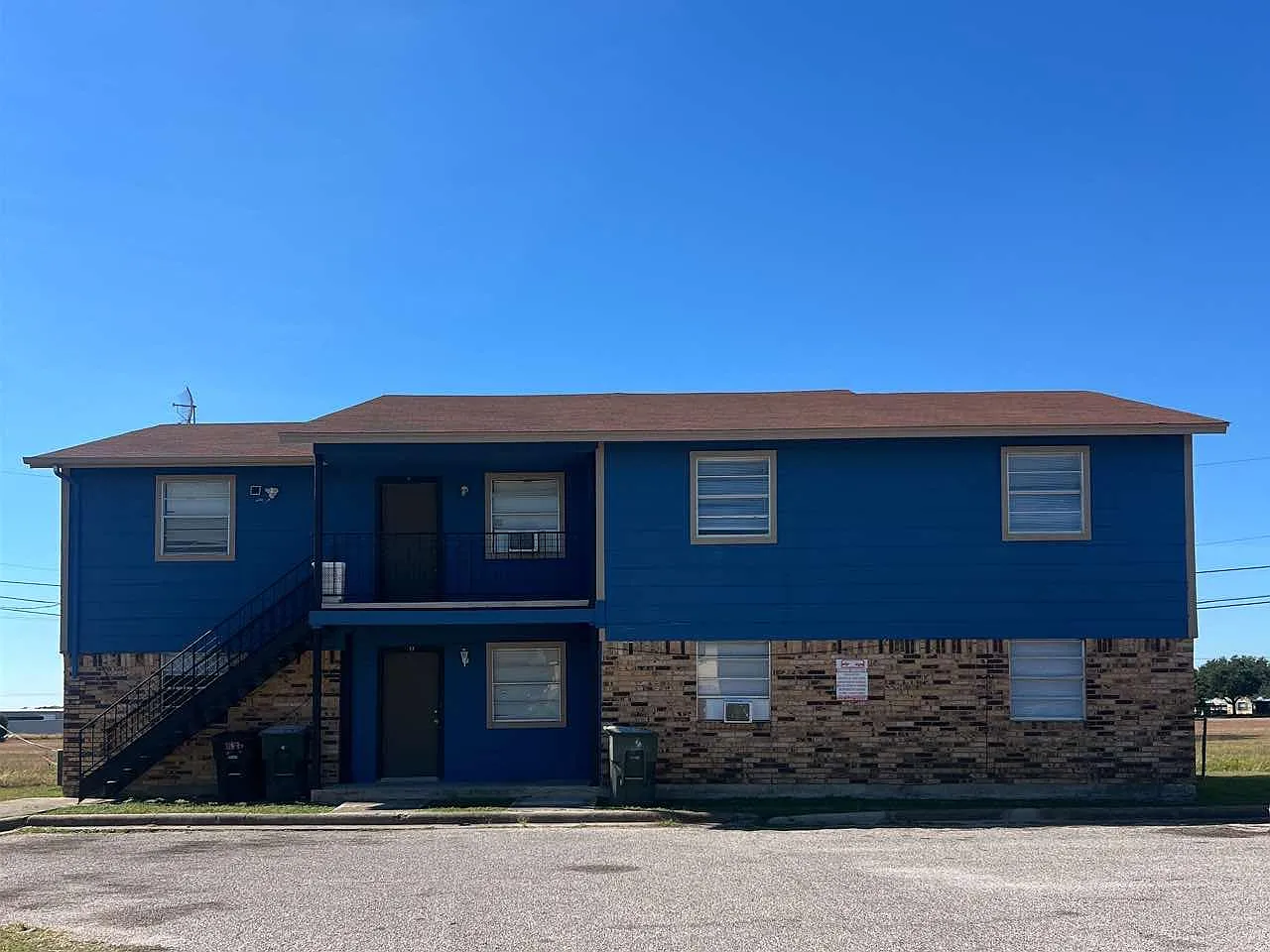 1107 Eastside Drive — Photo 1