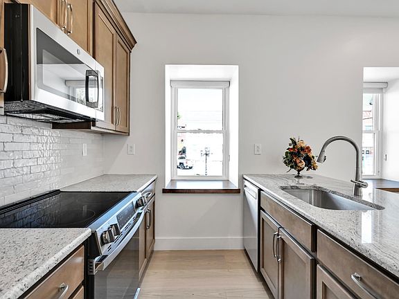 3rd image of 132 E Market St #201