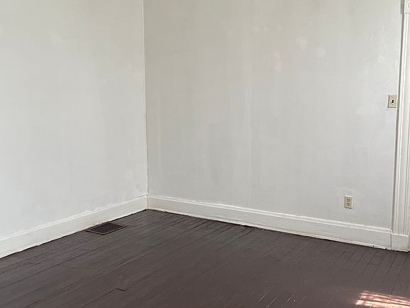 5th image of 6220 Elmwood Ave