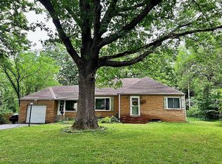 11409 Sunnyslope Dr, Kansas City, MO 64134