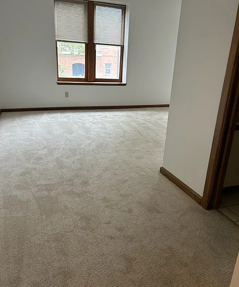 687 N High St #2E — Photo 5