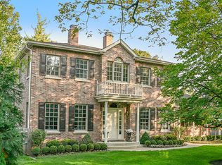 1131 Laurel Ave, Winnetka, IL 60093