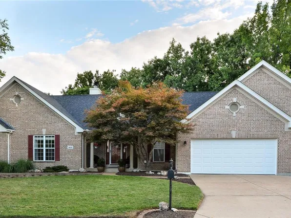 16112 Pine Terrace Dr, Ballwin, MO 63021