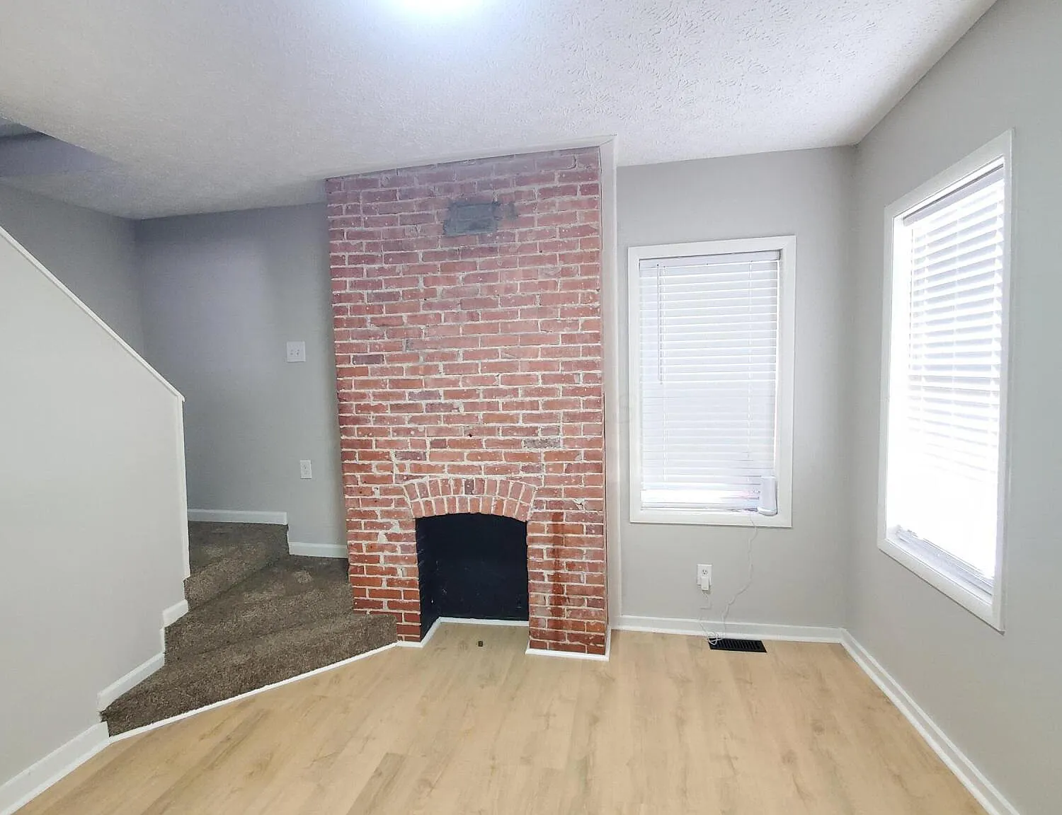 3 bed, 2.0 bath, 1235 sqft, $1,700 — Photo 3