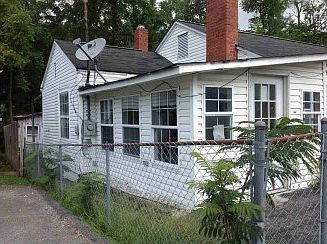 2nd image of 823 E 2nd St