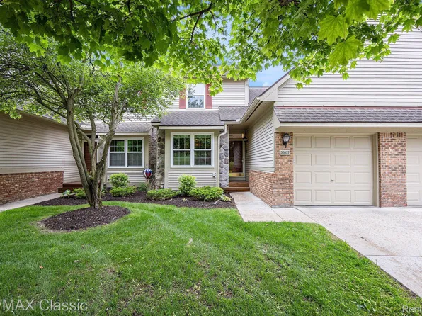 30857 Centennial Dr, Novi, MI 48377