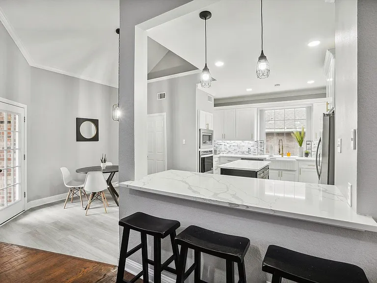 2401 Scarlet Oak Dr — Photo 13