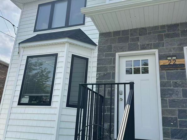22 Seidman Ave #B