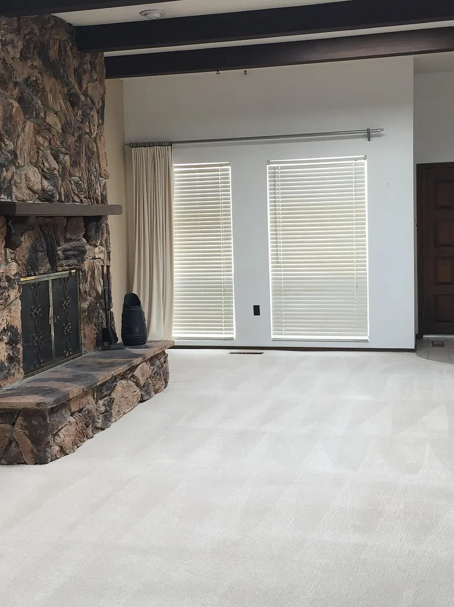 Living area looking south; front door far right - 1411 Wagon Train Dr SE