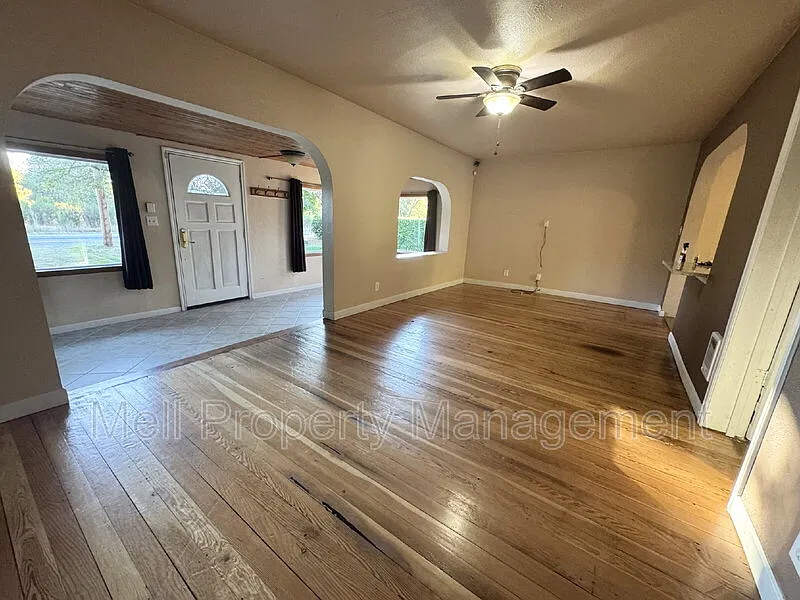 3 bed, 2.0 bath, 1292 sqft, $2,300 — Photo 4