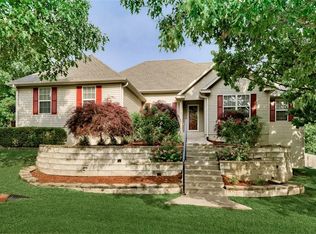 2 Beckfoot Ln, Bella Vista, AR 72714