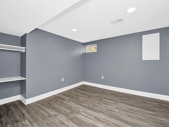 4th image of 18411 Oakwood Ave