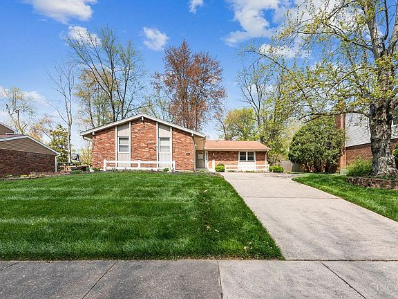 2nd image of 7980 Blackthorn Dr