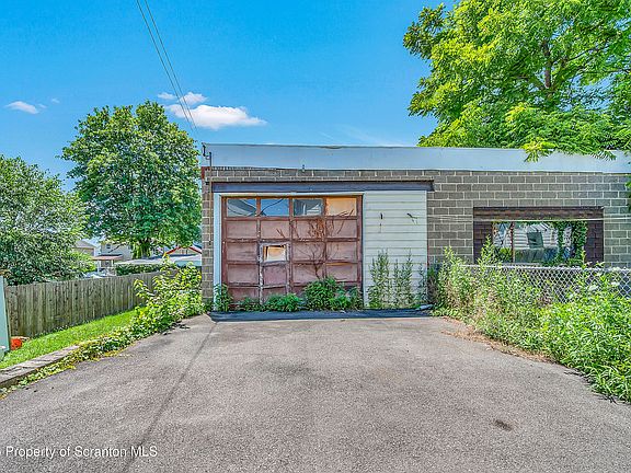 4th image of 119 Center Ave #121