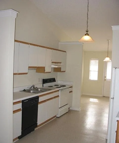 104 Benin Ct #B — Photo 4