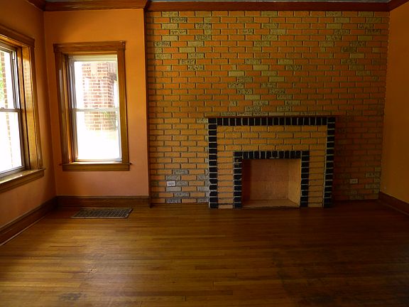 3rd image of 1806 S 51st Ct