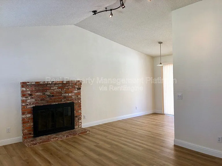 2967 Terry Ave — Photo 3