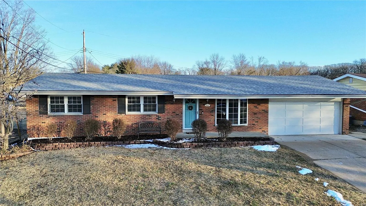 2818 Woodbury Dr photo 1
