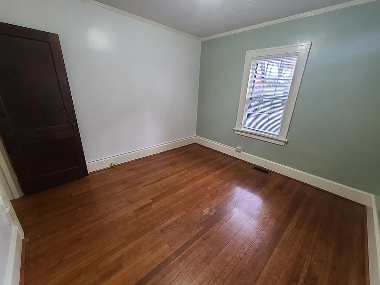 4814 Woodland Ave — Photo 12