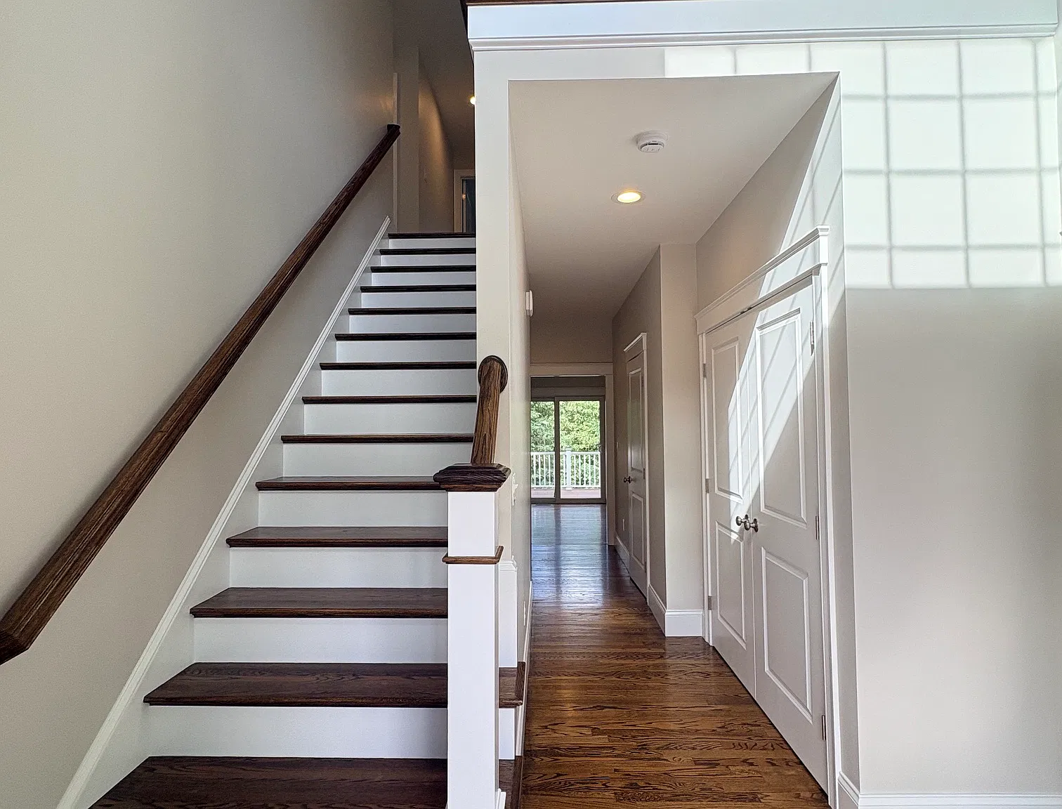 4 bed, 2.5 bath, 2384 sqft, $6,000 — Photo 4