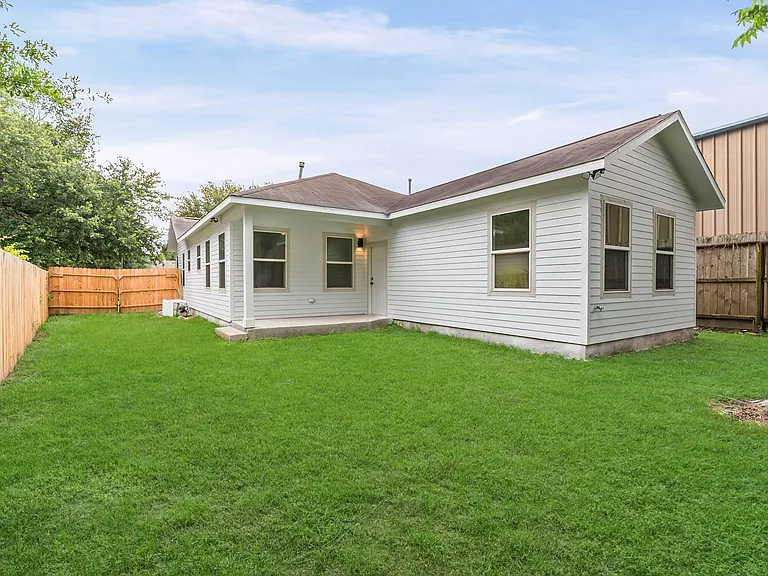 4415 Castor St — Photo 13