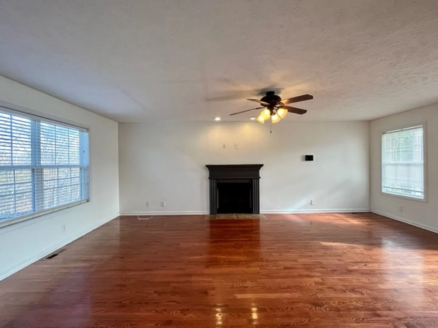Spacious 3-Bedroom Home with Bonus Room & 3 Full Bathrooms — Photo 3