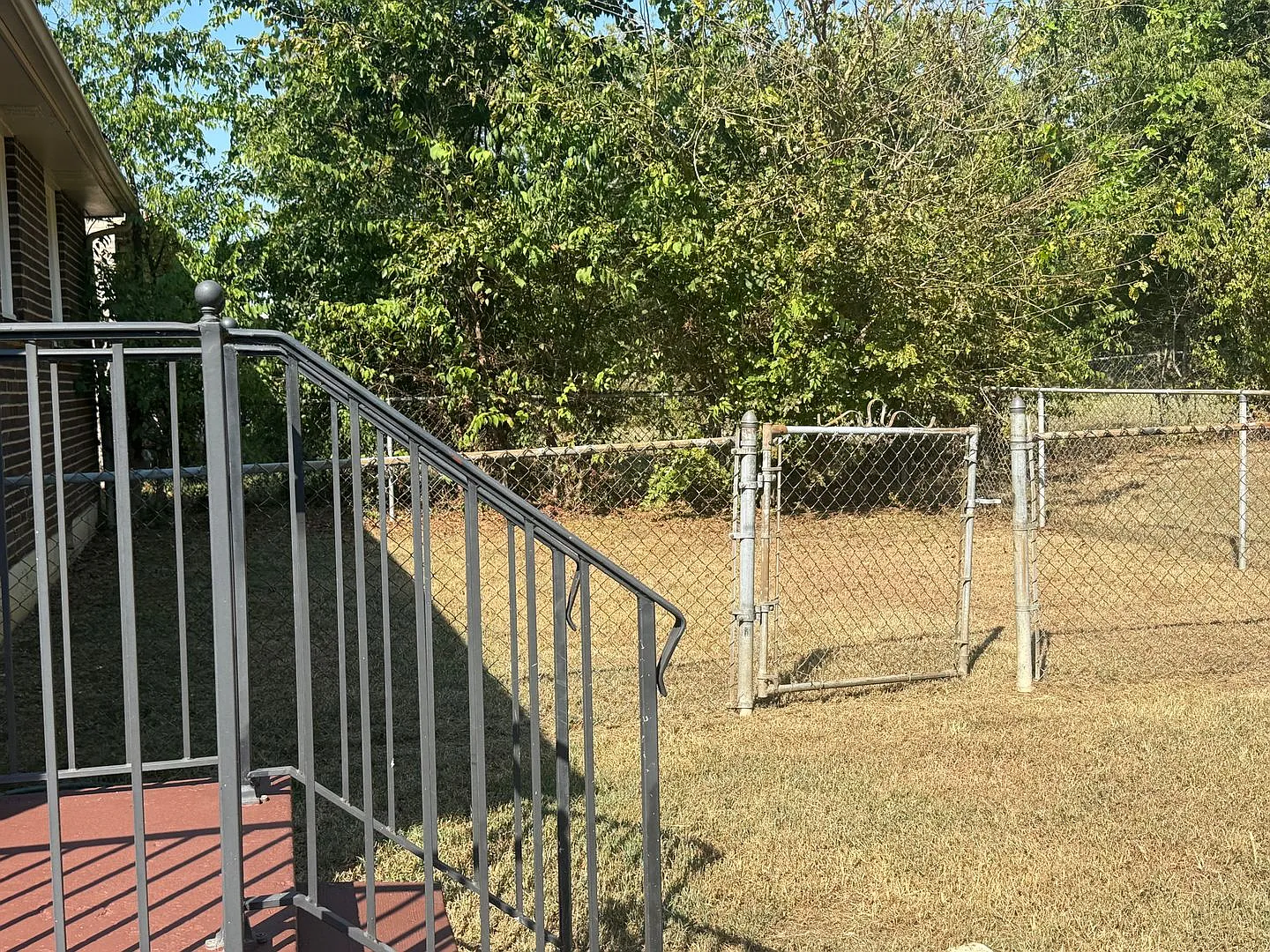 Convenient Location — Photo 4