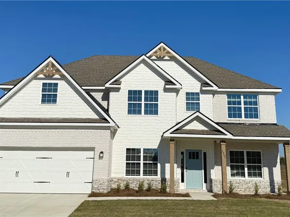 2907 Wyndham Village Dr, Opelika, AL 36804