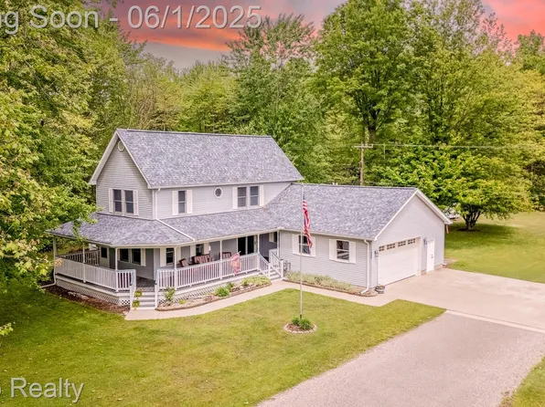 1400 Oakville Waltz Rd, New Boston, MI 48164