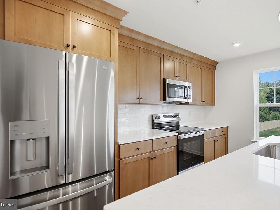 1st image of 11 Juniper Ct