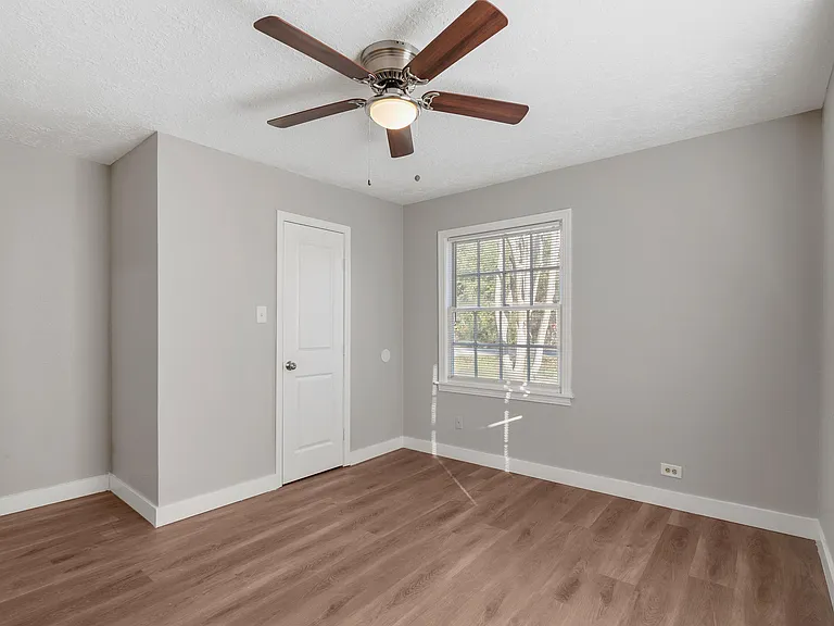 1330 Leaman Ave — Photo 11