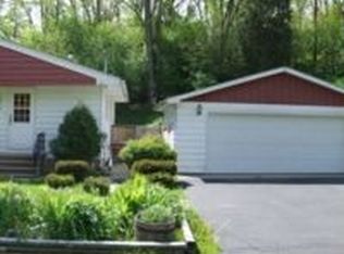1015 Highland Dr, Twin Lakes, WI 53181