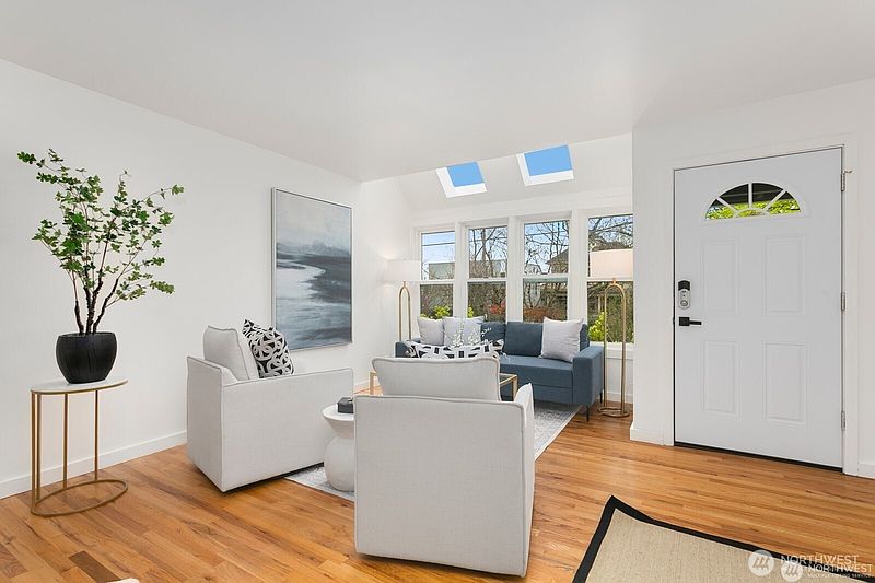 3rd image of 1816 E Jefferson Street #B