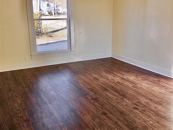 2nd image of 501 1st St N
