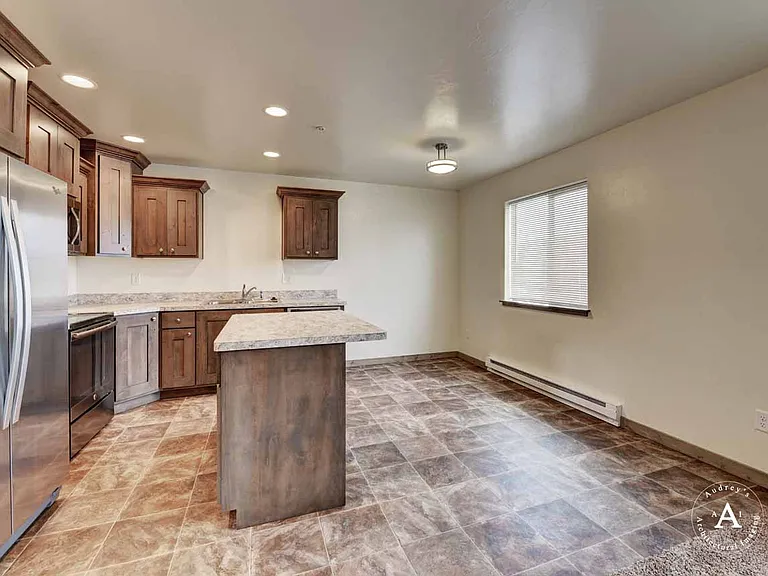 2074 Gold Ave — Photo 8