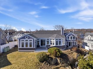 15 Beach St, Rockport, MA 01966